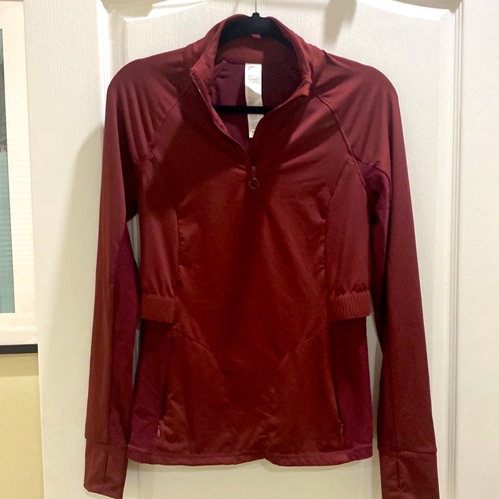 Fabletics zippered pullover lightweight. Never worn, too small